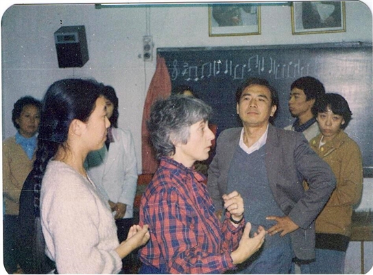1988年美國orff協會主席瑪瑞博士在北京參觀小學.jpg